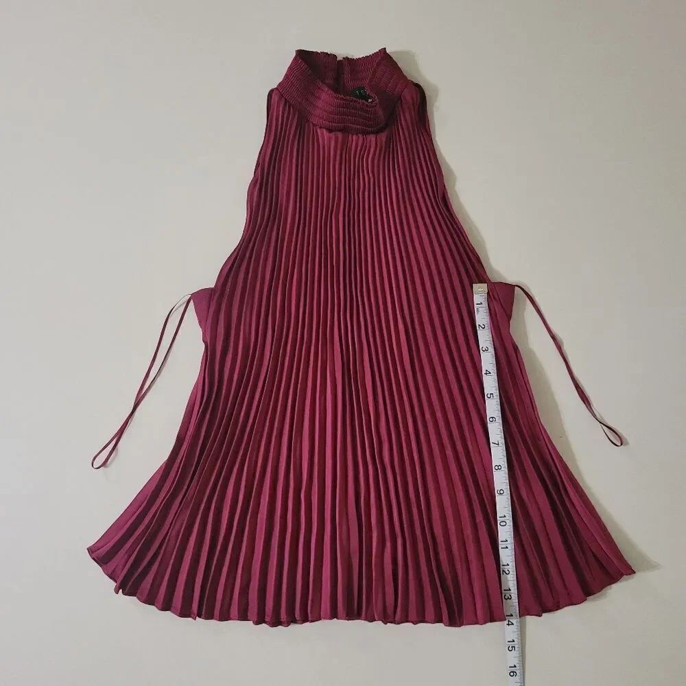 1.STATE Pleated Halter-Neck Top - Picture 7 of 13
